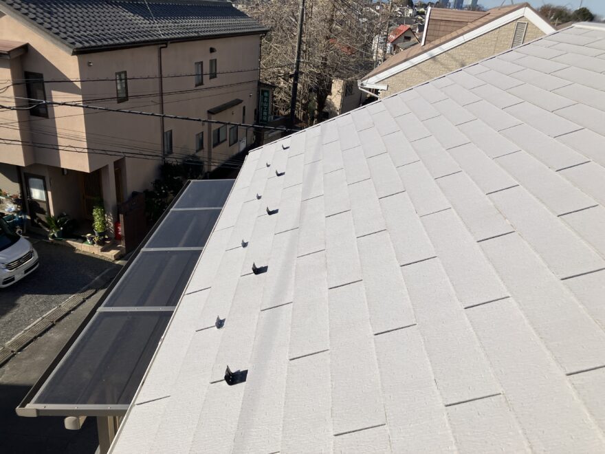 スレート屋根の雪止金具取付工事